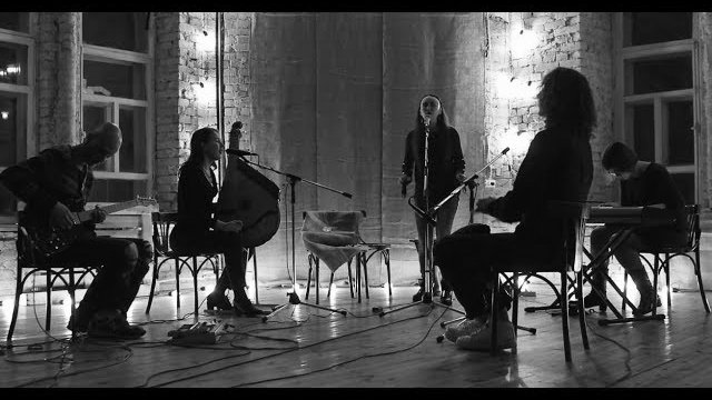 Debut Album in Live Session
